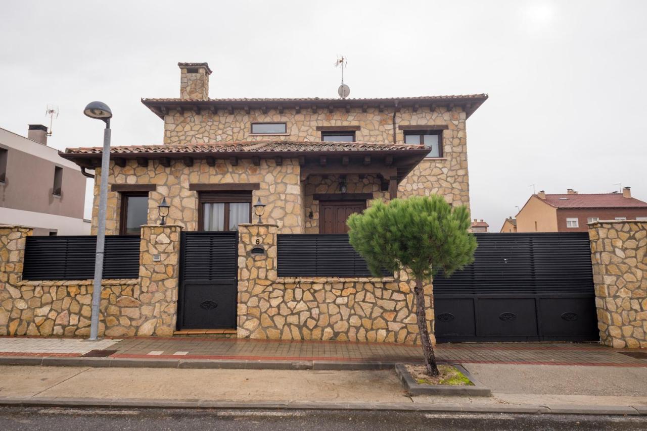 La Casa De Anver Villa La Lastrilla Bagian luar foto